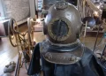 Escafandro usado por mergulhadores no garimpo, em exposição no Museu Histórico de Tibagi