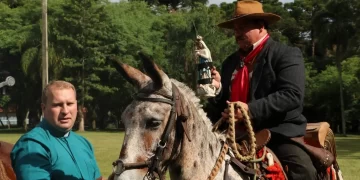 Romeiros resgatam tropeirismo em viagem de 650 km a cavalo